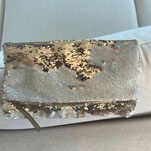 Stella and Dot reversible sequin bag- never used